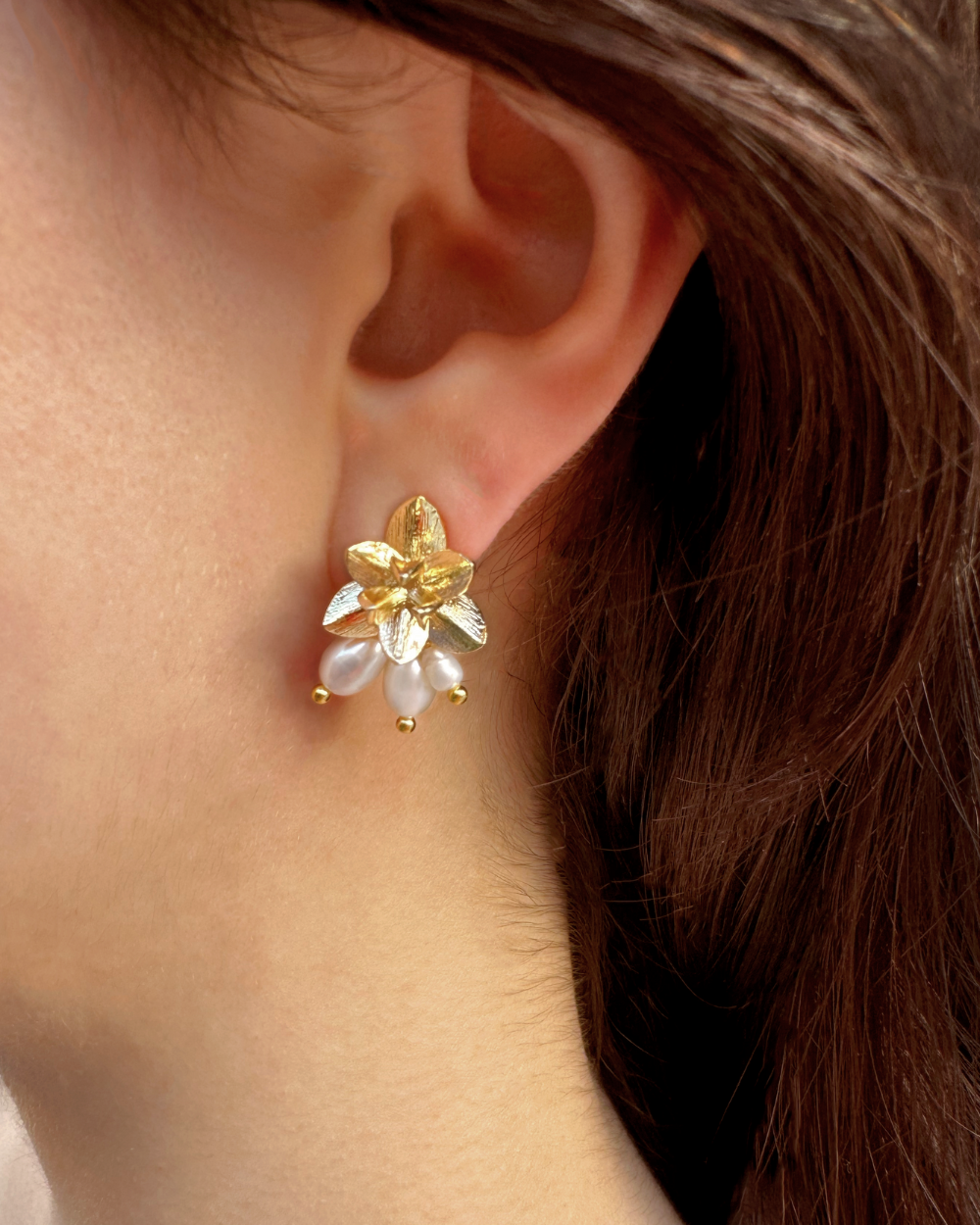 Clementine 18K Gold Flower Pearl Stud Earrings