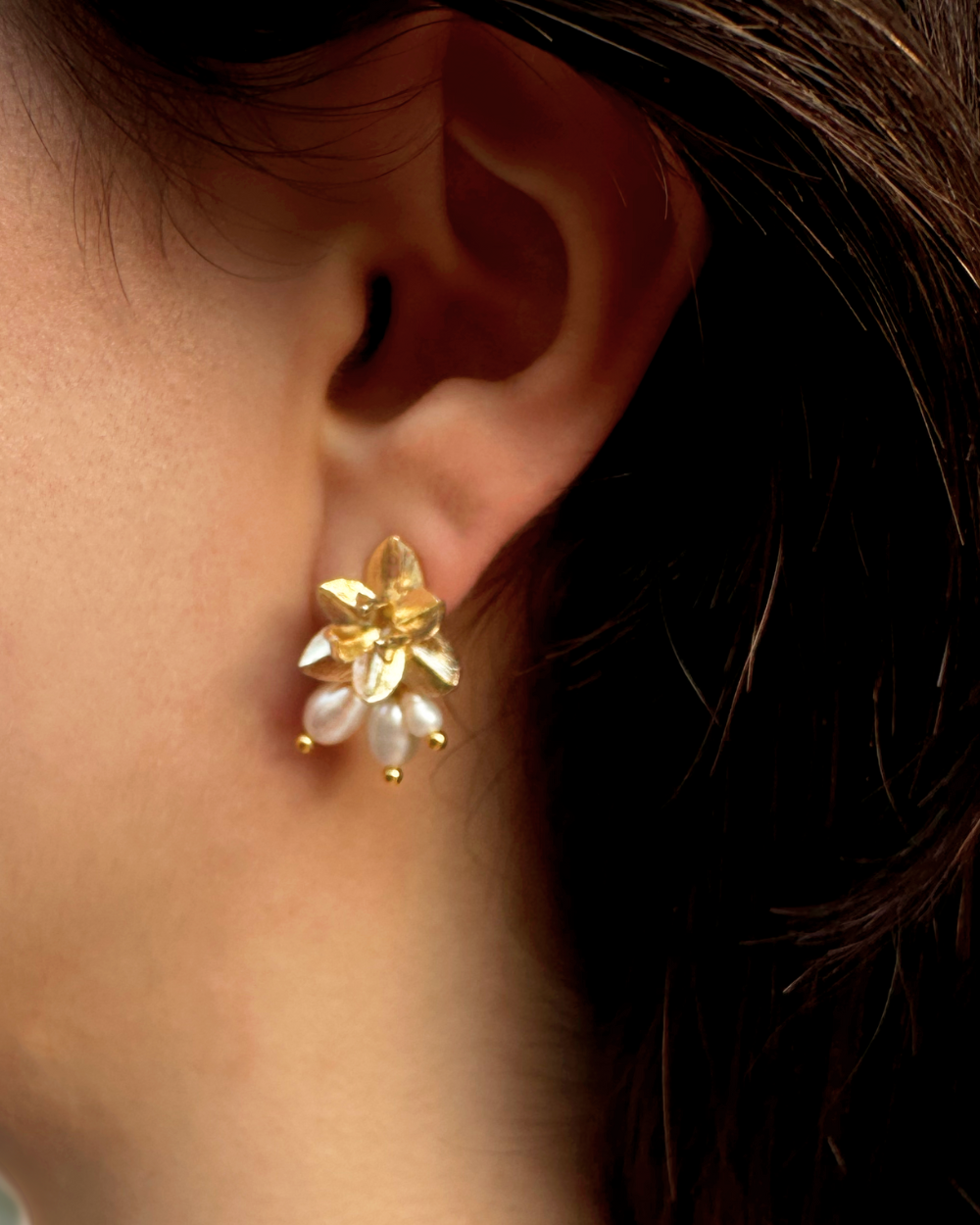 Clementine 18K Gold Flower Pearl Stud Earrings